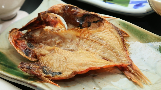 【朝食付き】漁港が近い立地だからこそ美味しい朝食を♪旬魚の干物メインのお食事を堪能！